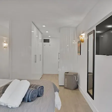 Modern And Stylish Duplex In Downtown - Palmeras Iii 114 Marbella